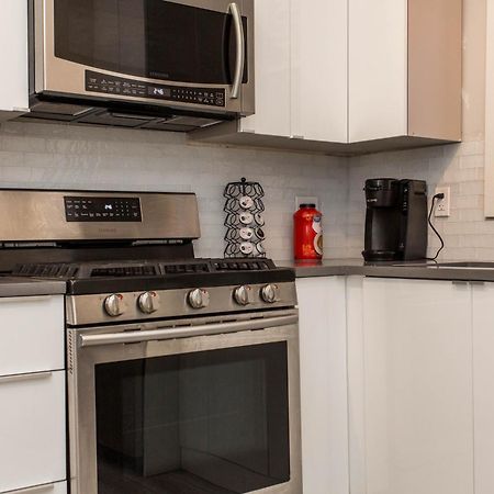 The Double Play - 1 Min Walk To Wrigley! Spacious 2Br - Perfect For Cubs Fans! Chicago Dış mekan fotoğraf