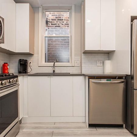 The Double Play - 1 Min Walk To Wrigley! Spacious 2Br - Perfect For Cubs Fans! Chicago Dış mekan fotoğraf