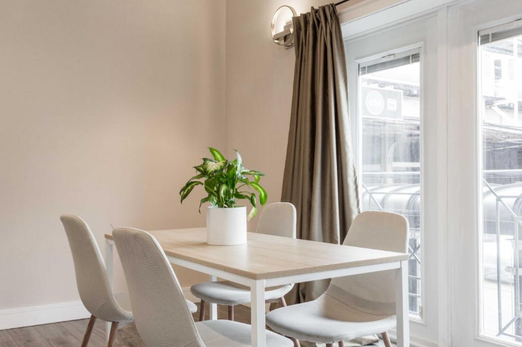 The Double Play - 1 Min Walk To Wrigley! Spacious 2Br - Perfect For Cubs Fans! Chicago Dış mekan fotoğraf