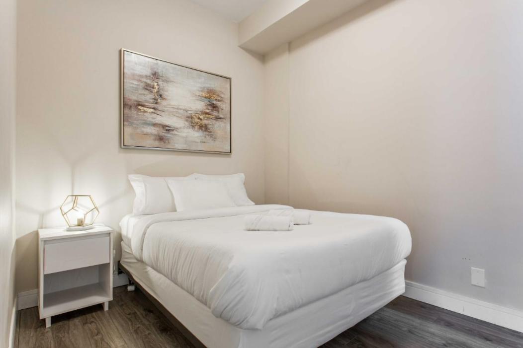 The Double Play - 1 Min Walk To Wrigley! Spacious 2Br - Perfect For Cubs Fans! Chicago Dış mekan fotoğraf