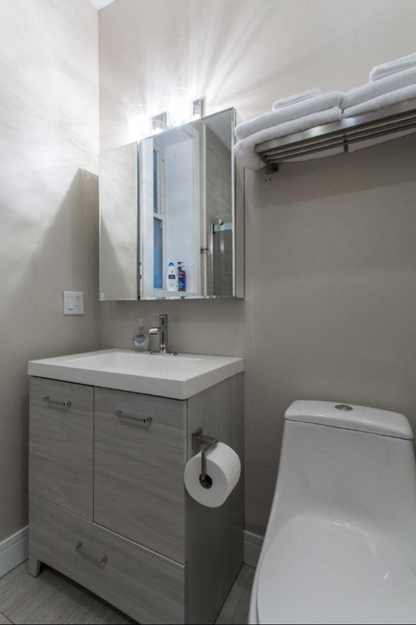 The Double Play - 1 Min Walk To Wrigley! Spacious 2Br - Perfect For Cubs Fans! Chicago Dış mekan fotoğraf