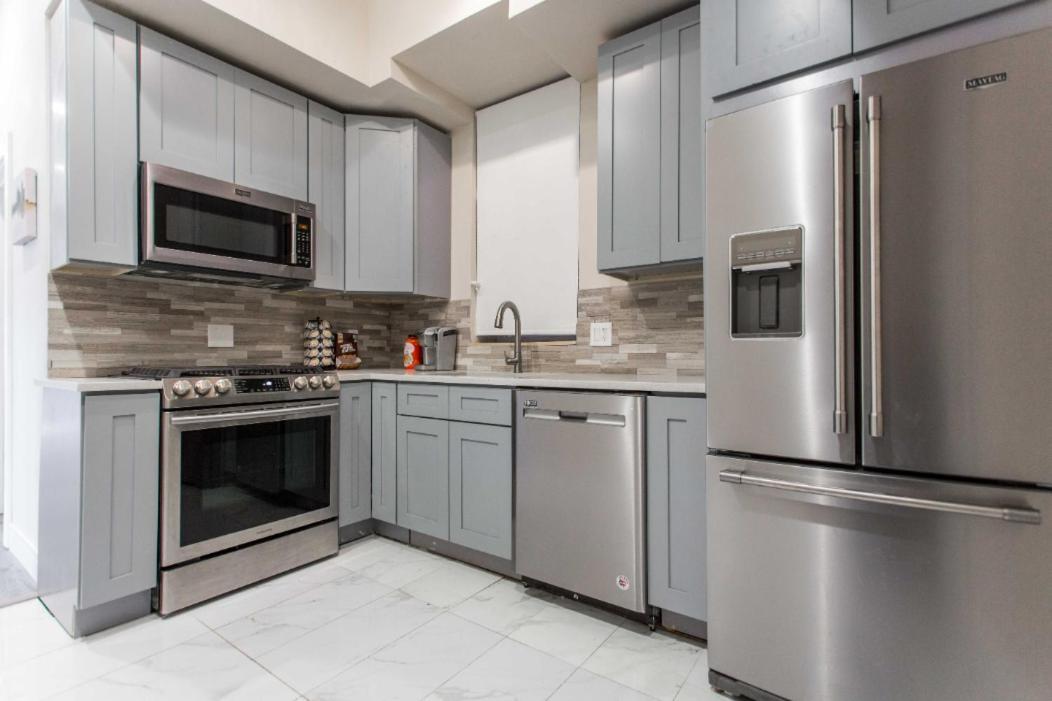 The Double Play - 1 Min Walk To Wrigley! Spacious 2Br - Perfect For Cubs Fans! Chicago Dış mekan fotoğraf