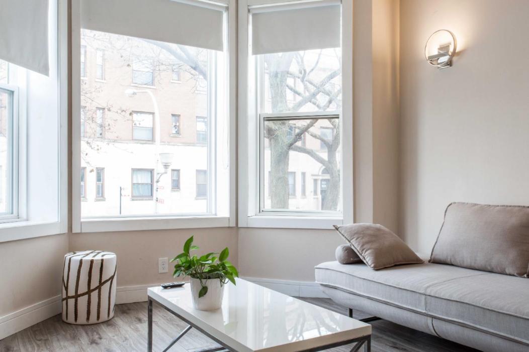 The Double Play - 1 Min Walk To Wrigley! Spacious 2Br - Perfect For Cubs Fans! Chicago Dış mekan fotoğraf