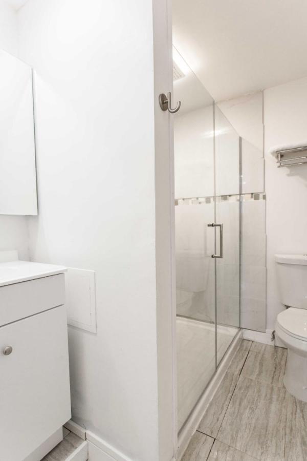 The Double Play - 1 Min Walk To Wrigley! Spacious 2Br - Perfect For Cubs Fans! Chicago Dış mekan fotoğraf