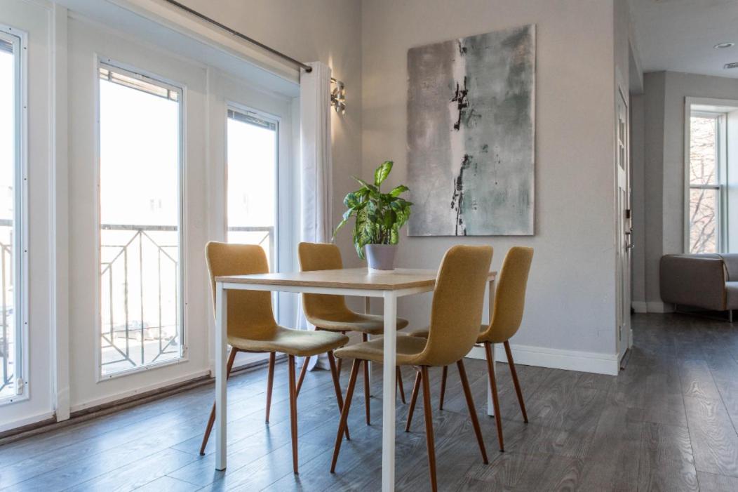 The Double Play - 1 Min Walk To Wrigley! Spacious 2Br - Perfect For Cubs Fans! Chicago Dış mekan fotoğraf